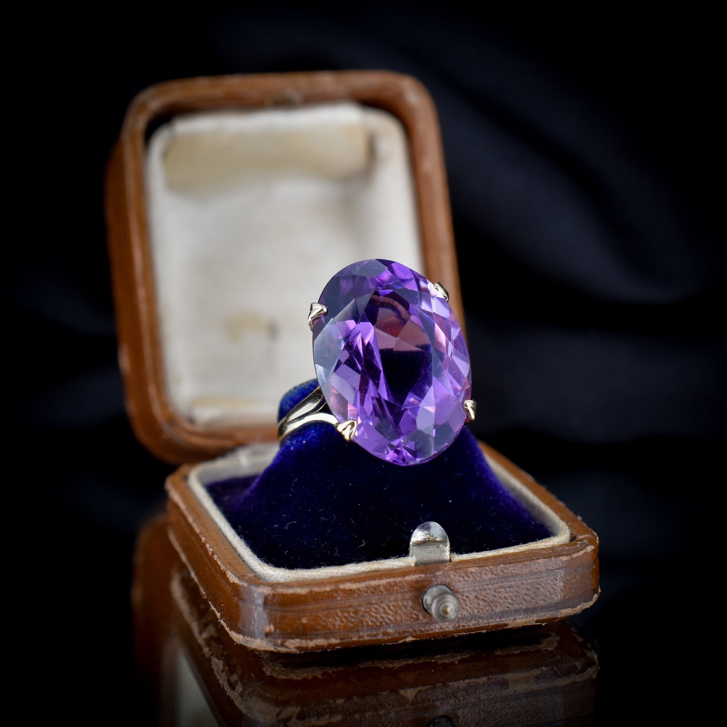 Vintage Oval Cut Large Amethyst Solitaire Gold Cocktail Ring