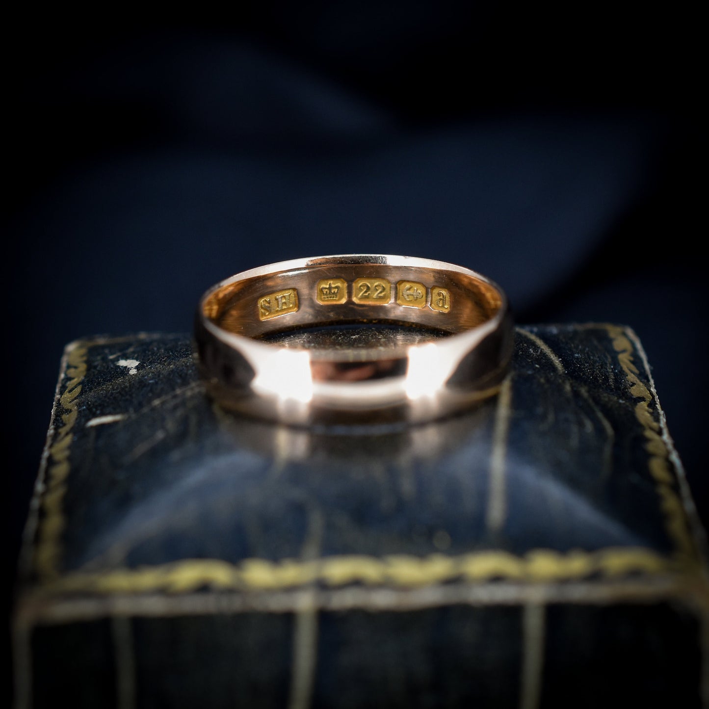 Antique Victorian '1900' 22ct Gold Plain Stacking Wedding Band Ring